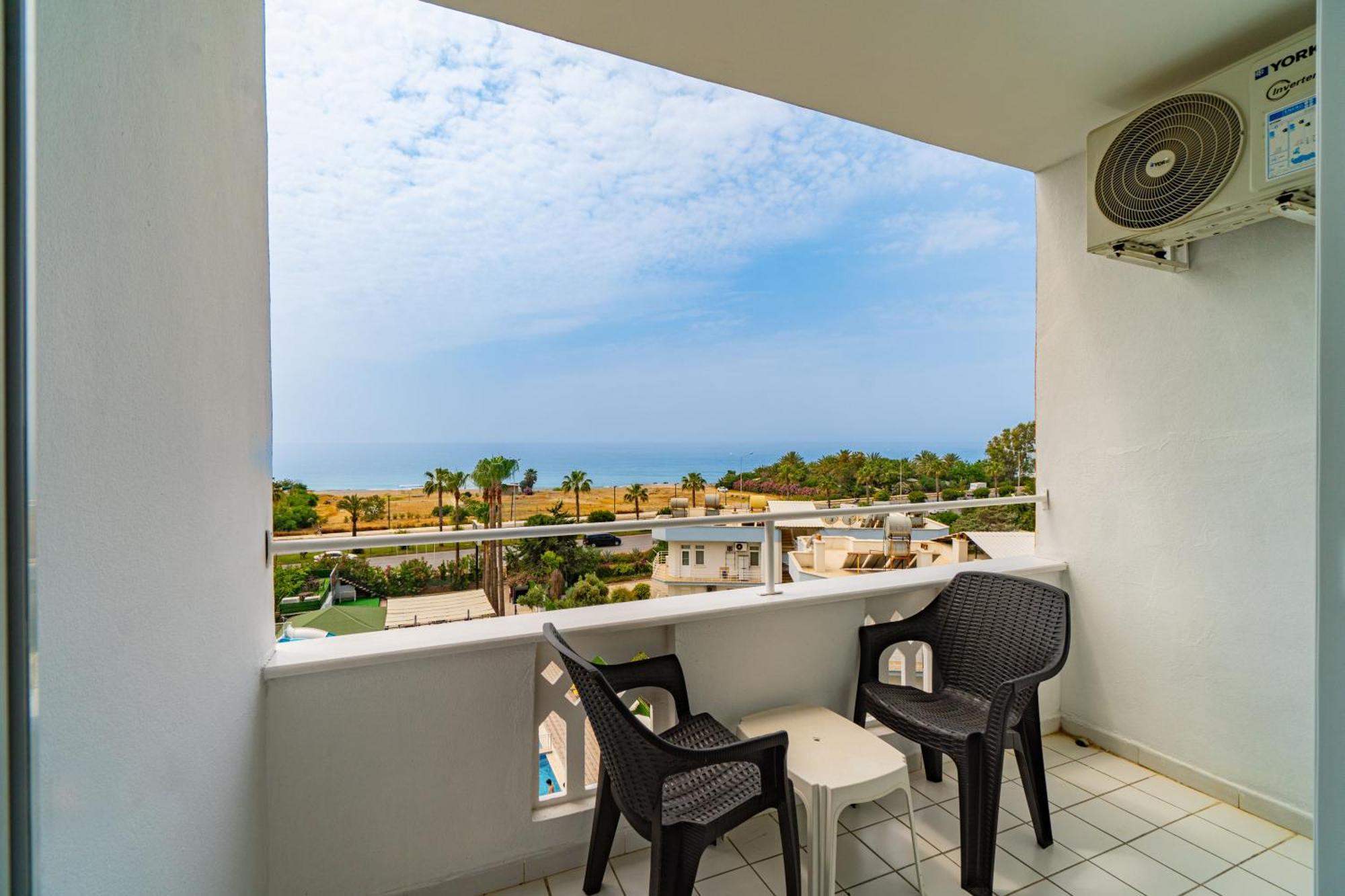 קונאקלי De Mare Family Hotel מראה חיצוני תמונה