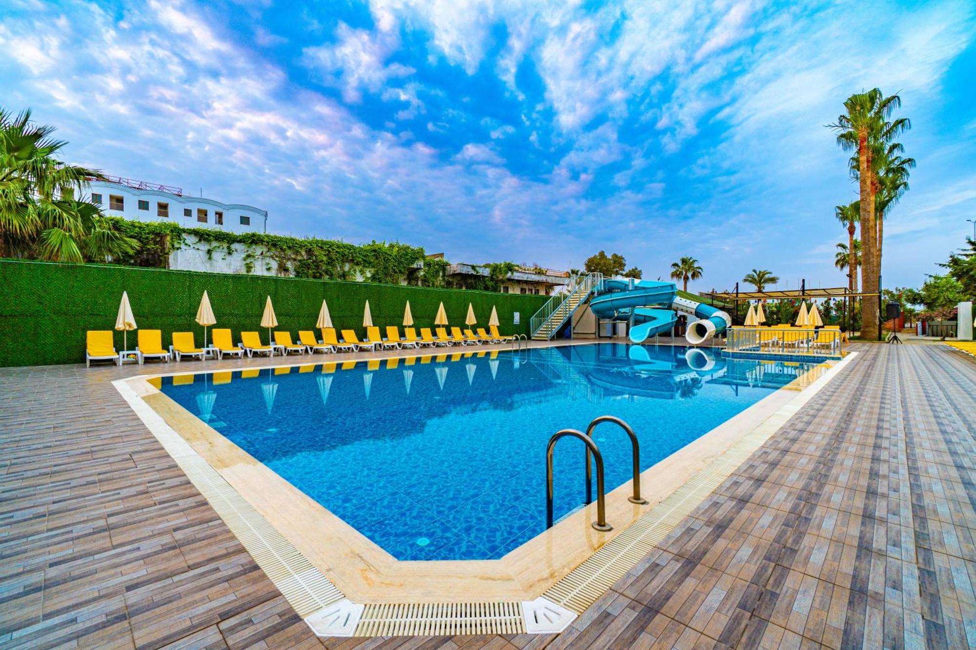 קונאקלי De Mare Family Hotel מראה חיצוני תמונה
