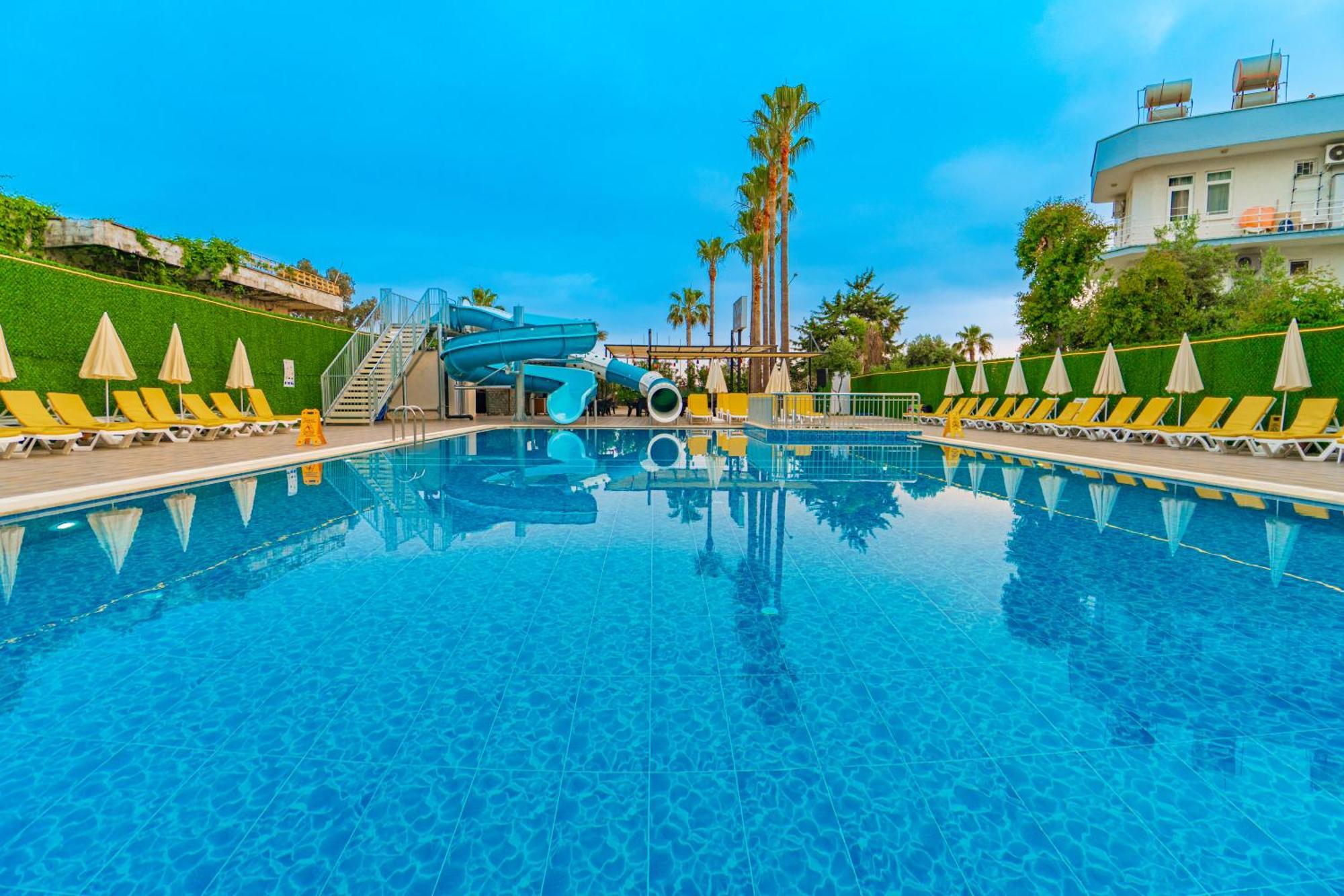 קונאקלי De Mare Family Hotel מראה חיצוני תמונה